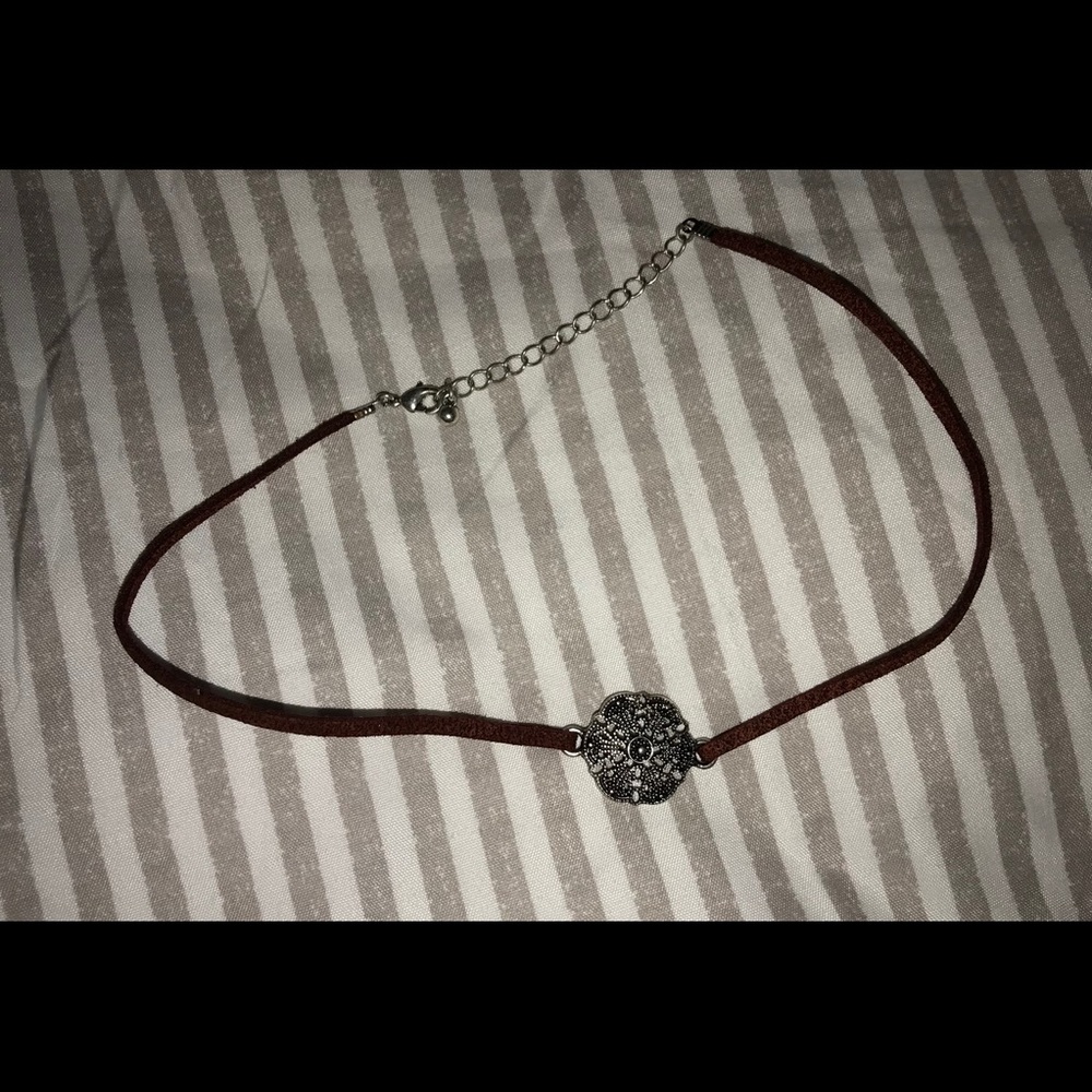 Choker necklace